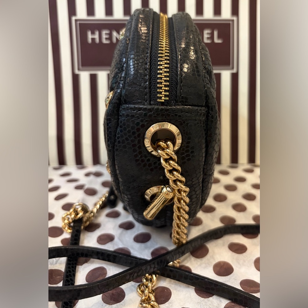 EUC! FULL INCLUSION HENRI BENDEL Black Quilted Round Crossbody with Gold Studs - Picture 13 of 14